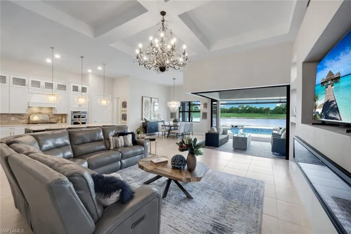 9577 Everglades Dr, Naples, Florida 34120