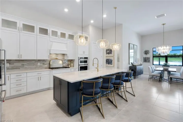 9577 Everglades Dr, Naples, Florida 34120