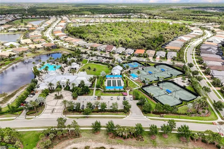 9577 Everglades Dr, Naples, Florida 34120