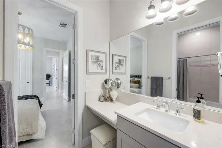 9577 Everglades Dr, Naples, Florida 34120