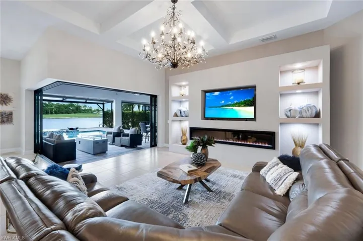 9577 Everglades Dr, Naples, Florida 34120
