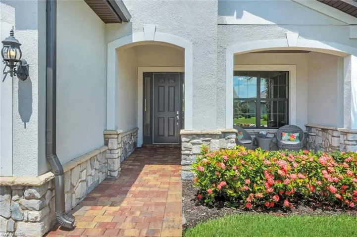 9577 Everglades Dr, Naples, Florida 34120