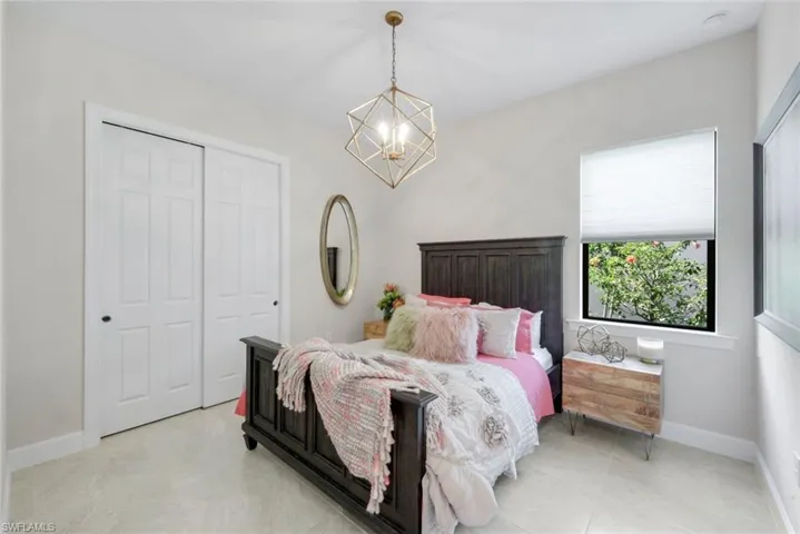 9577 Everglades Dr, Naples, Florida 34120