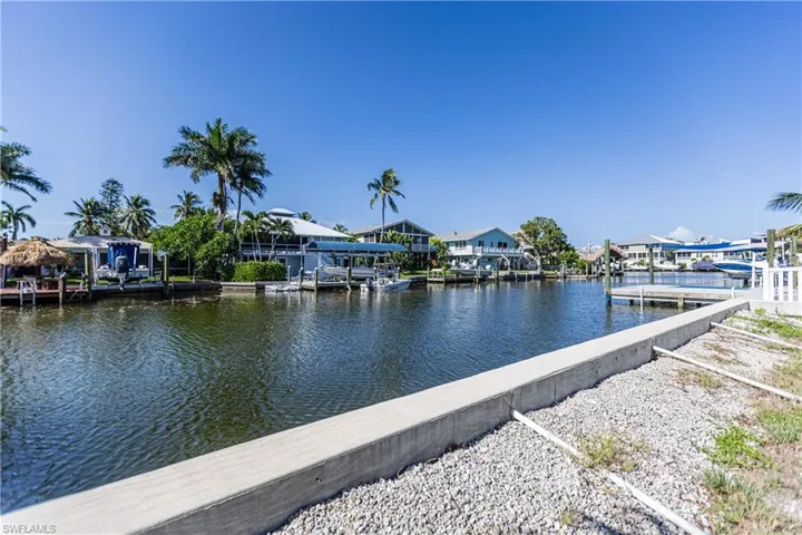 574 Coconut Ave S, Goodland, Florida 34140