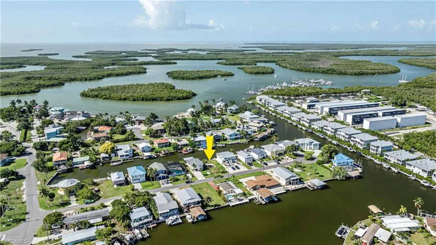 574 Coconut Ave S, Goodland, Florida 34140