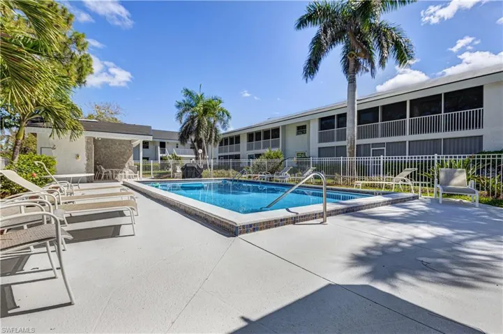 4126 Belair Ln B-10, Naples, Florida 34103