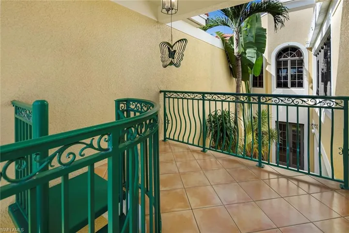 Private entrance to guest suite.