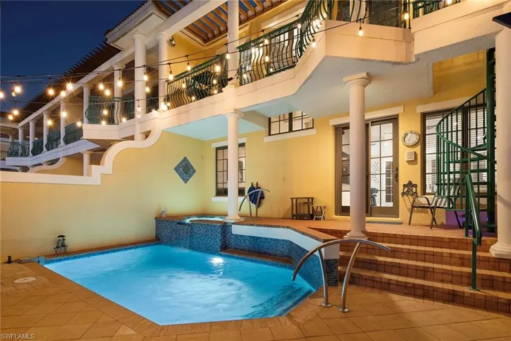 Private pool & spa in rear courtyard