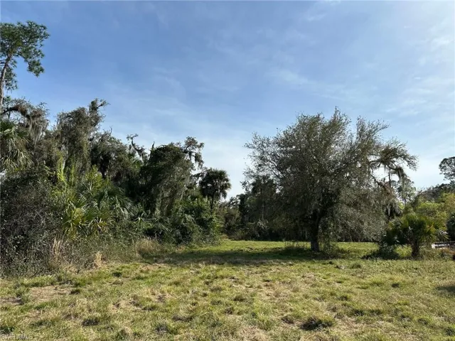 Secretariat Dr, Labelle, Florida 33935