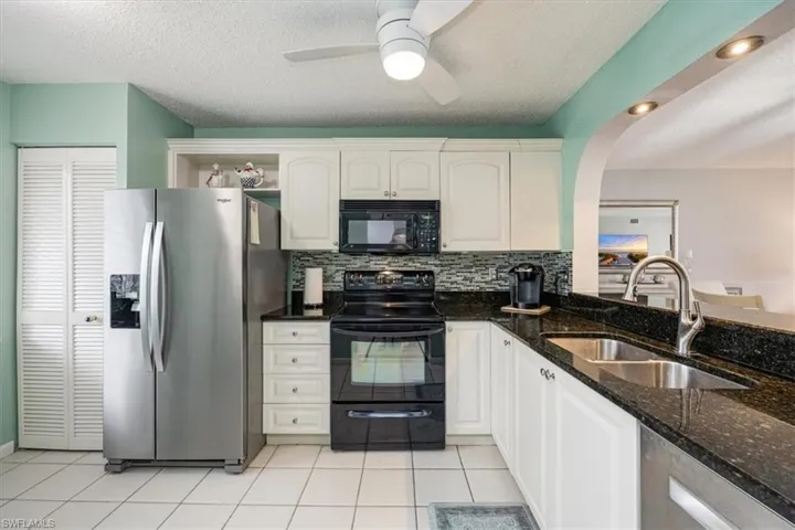 4556  Andover  WAY, Naples, FL 34112