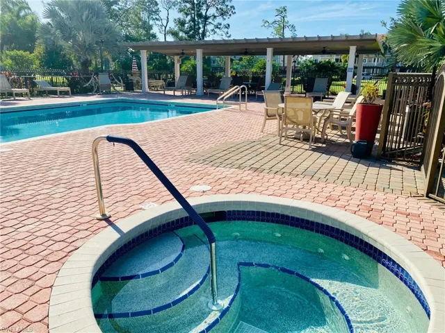 4556  Andover  WAY, Naples, FL 34112