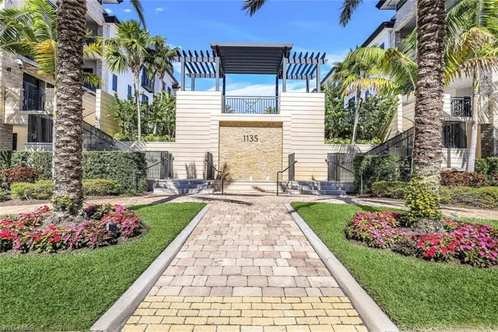 1135 3rd Avenue South, Naples