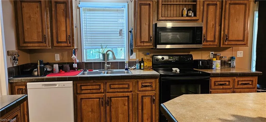 2235  Murray  RD, Fort Denaud, FL 33935
