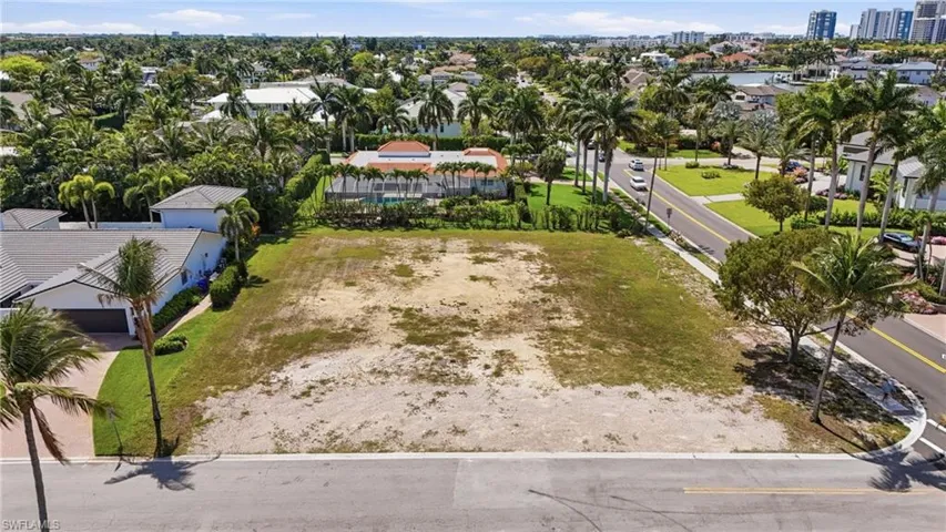 504 Parkwood Ln, Naples, Florida 34103