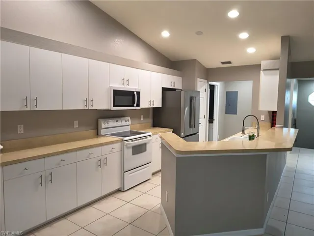 19949 Lake Vista Cir 16c, Lehigh Acres, Florida 33936