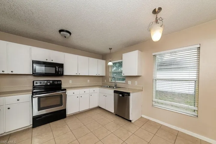 4208 76th Dr E, Sarasota, Florida 34243