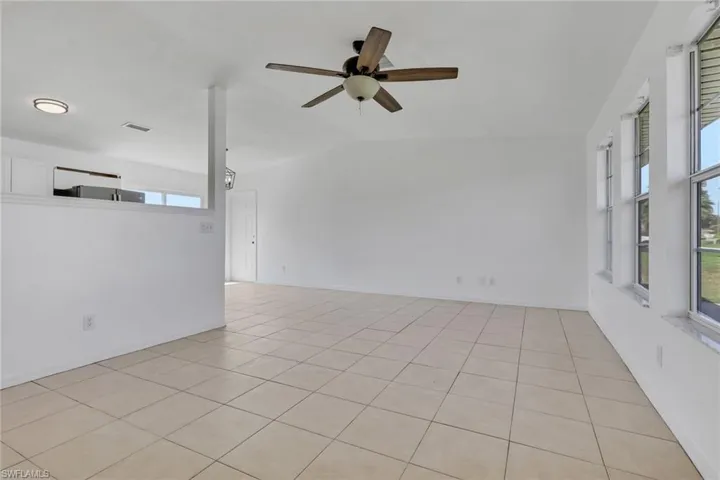 2028 Ne 17th Pl, Cape Coral, Florida 33909