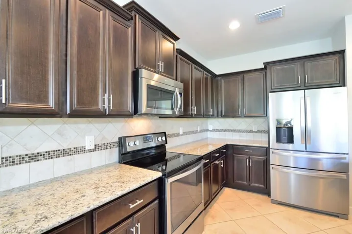 10271 Glastonbury Cir 102, Fort Myers, Florida 33913
