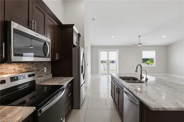 2713 Sw Embers Ter, Cape Coral, Florida 33991