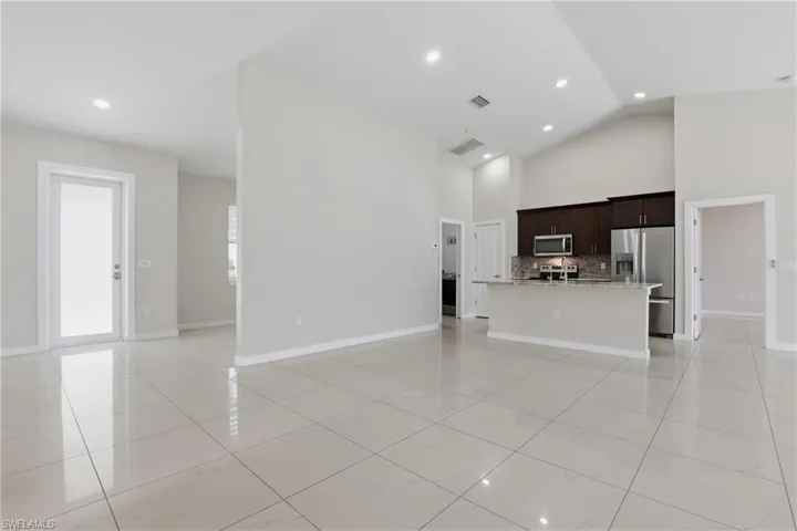 2713 Sw Embers Ter, Cape Coral, Florida 33991