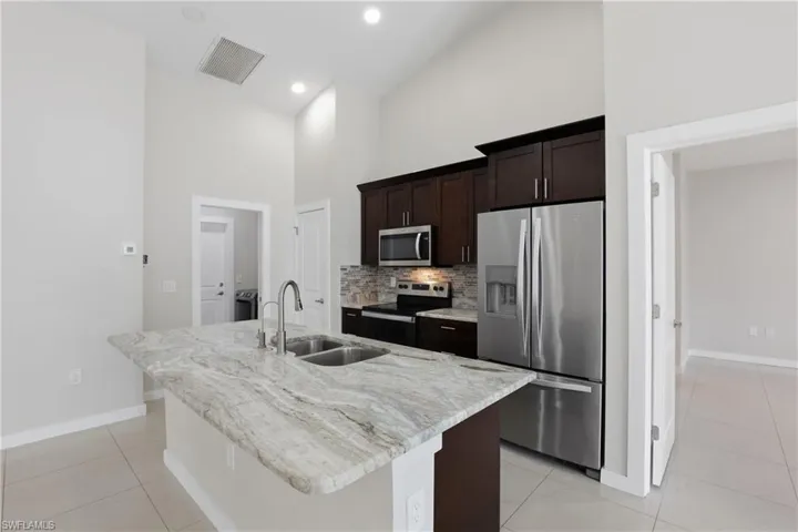 2713 Sw Embers Ter, Cape Coral, Florida 33991