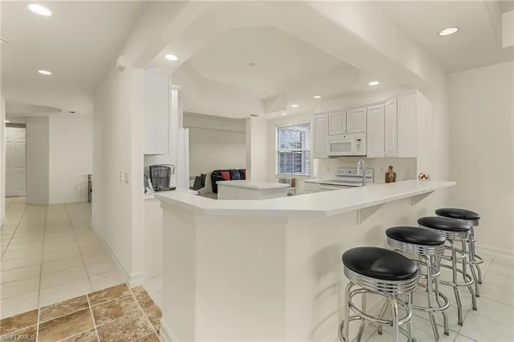 4739 Stratford CT # 2201, NAPLES FL 34105