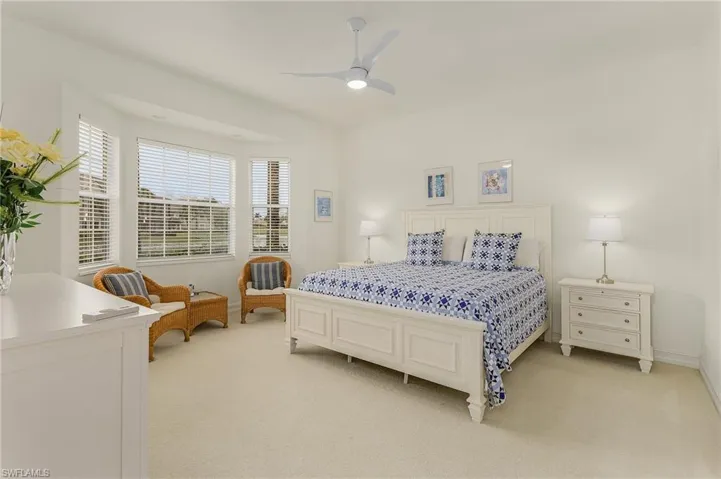 4739 Stratford CT # 2201, NAPLES FL 34105
