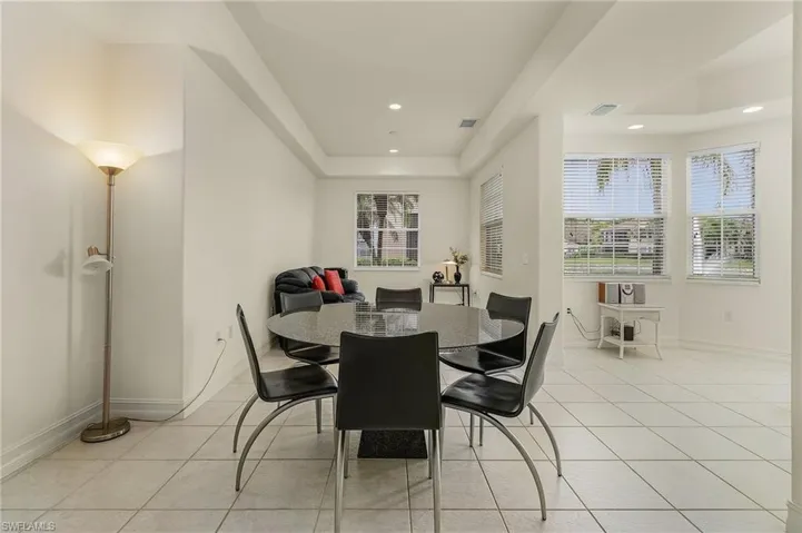 4739 Stratford CT # 2201, NAPLES FL 34105
