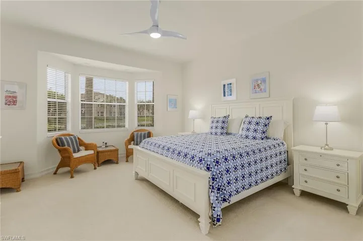 4739 Stratford CT # 2201, NAPLES FL 34105