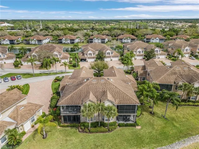 4739 Stratford CT # 2201, NAPLES FL 34105