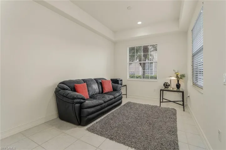 4739 Stratford CT # 2201, NAPLES FL 34105