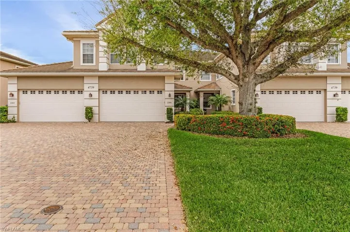 4739 Stratford CT # 2201, NAPLES FL 34105