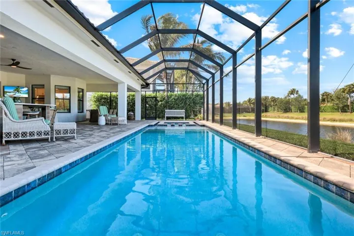 The pool is irresistable with sparkling blue waters and an integrated spa to end the day!