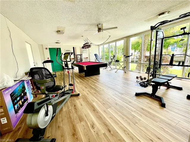 exercise rom with pol table and TV