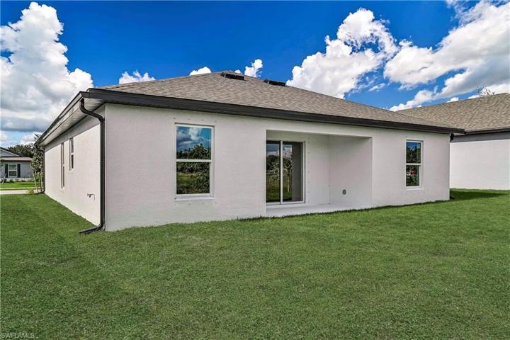 933  Arthur  ST, Immokalee, FL 34142