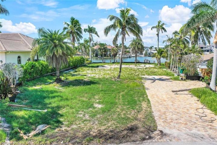 OVer 14,000 SF of land