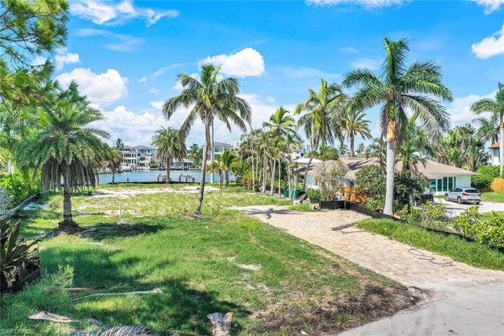 Over 14,000 SF of Land