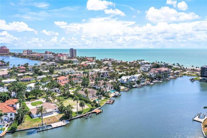 Incredible Western Views down the waterway from your Dock.
