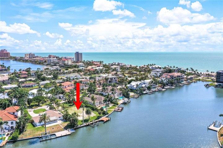 Incredible Western Views down the waterway from your Dock.