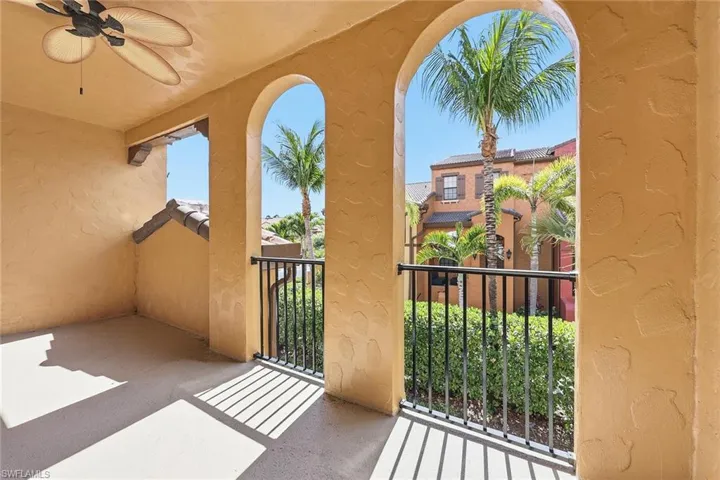 9037 Alturas St 37-2, Naples, Florida 34113