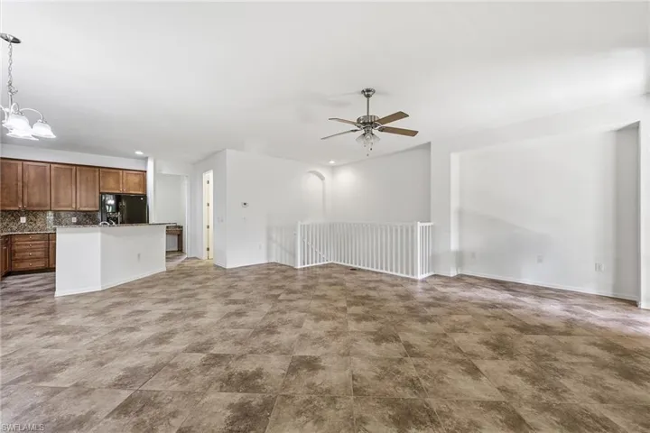 9037 Alturas St 37-2, Naples, Florida 34113