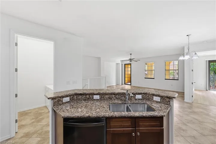 9037 Alturas St 37-2, Naples, Florida 34113