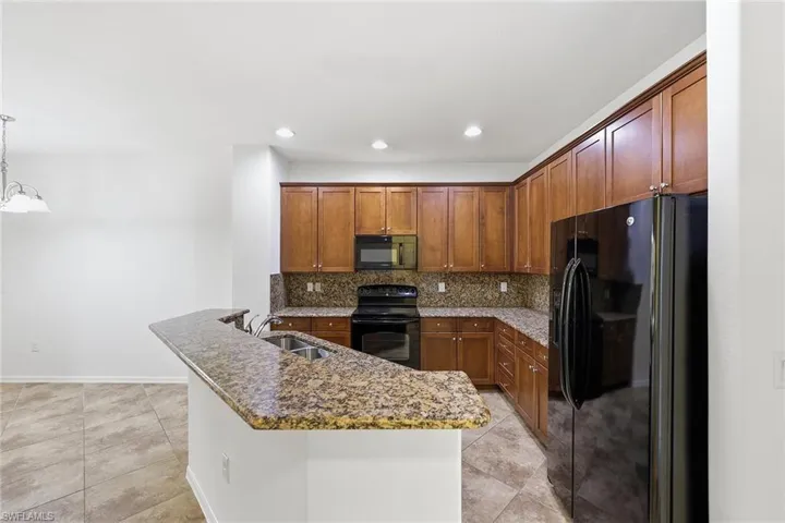 9037 Alturas St 37-2, Naples, Florida 34113