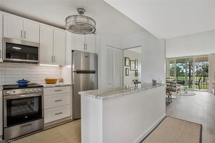 matching appliances, tons of storage