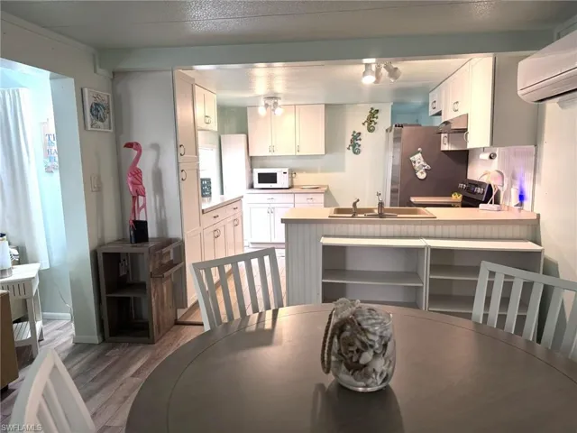 464 Kaiser Dr, Palmetto, Florida 34221