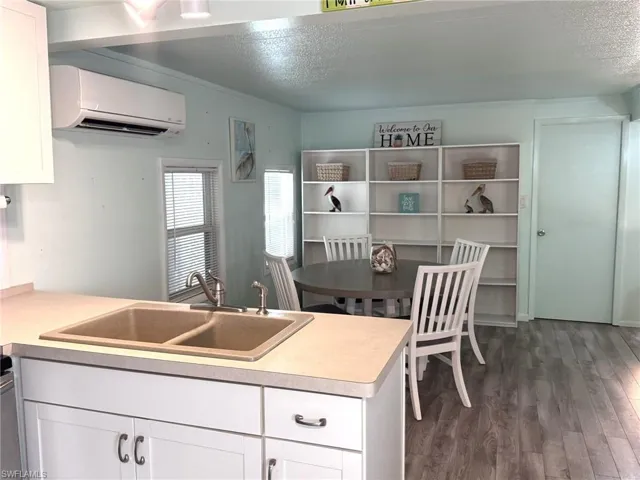 464 Kaiser Dr, Palmetto, Florida 34221