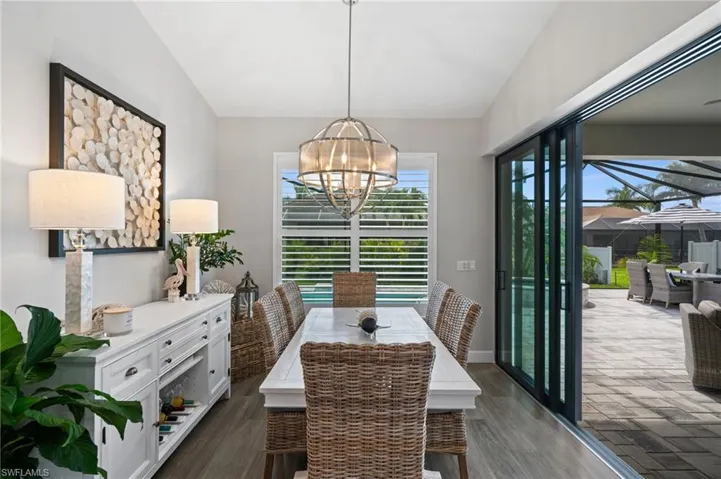 Dining room and Zero-corner sliding doors to outdoors for seamless indoor-outdoor living