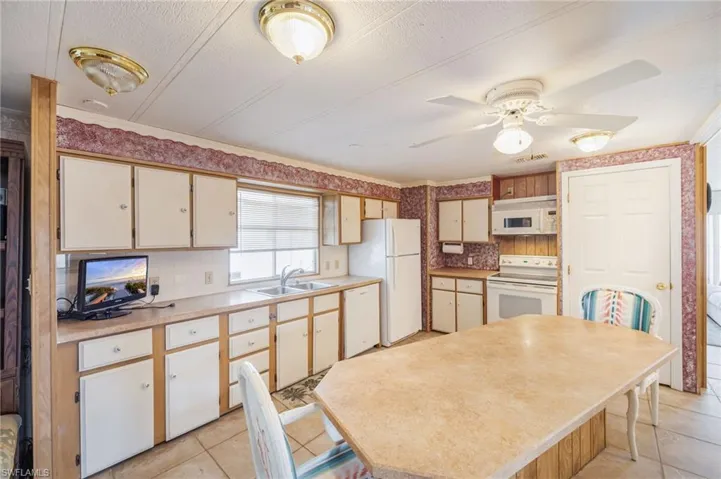 21  San Lu Rue  AVE, Naples, FL 34104