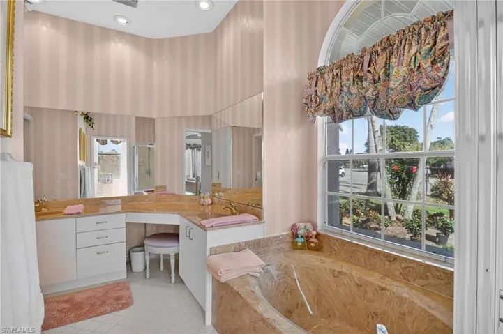 6687 Huntley Ln S, Naples, Florida 34104