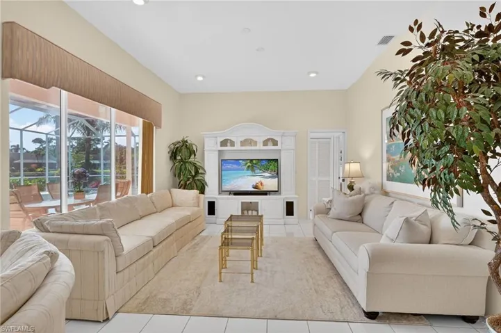 6687 Huntley Ln S, Naples, Florida 34104